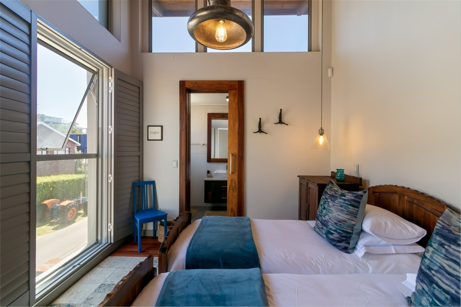 4 Bedroom Property for Sale in Buffalo Bay Western Cape